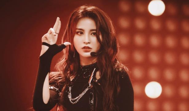 #练习生#《青春有你》总决赛表演成车祸现场，练习生唱功暴露问题