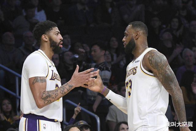 湖人队|快船和湖人，谁更有机会晋级决赛？球迷给出了意见，且大局已定