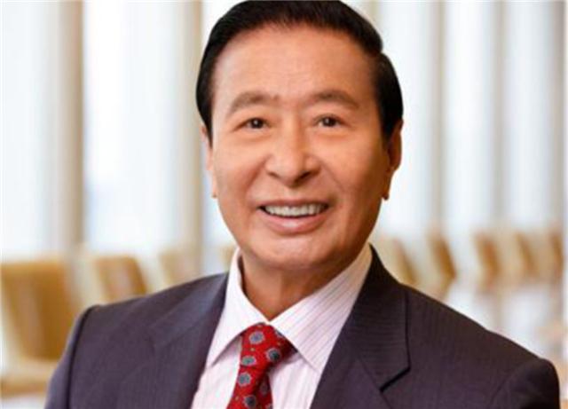 钱塘江|香港隐形富豪：被误认是保安，亲哥白送他200亿，27年却分毫未动