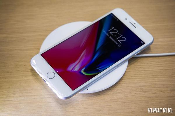 iphone12|目前最不值得买的三款苹果手机，iPhone12发布后即被抛弃