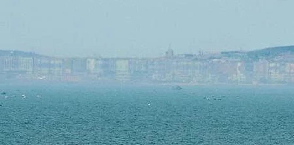 @天空中惊现“古战场”，多人亲眼目睹，专家：或许存在时空交错？