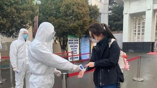 「张文宏」什么时候才能正式开学?来自专家的最新判断:“复学的大潮”或将在这个时间出现!