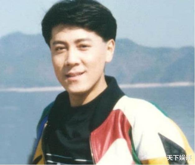 春晚|他曾21次登上春晚，被富婆追8年才步入婚姻，今儿子成他的骄傲