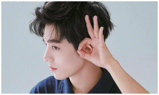 王一博|肖战王一博新剧同一天发预告，一个转发超百万，一个只有二十七万