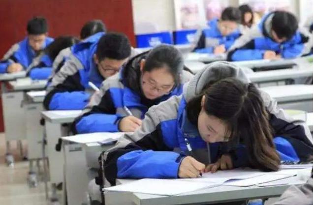 |新高考模式对3种学生“很不利”，高二再改很难，高一学生要避免