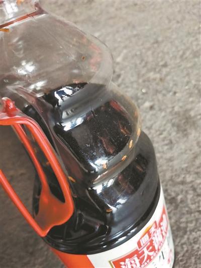 东部战区|海天酱油一个月内第三次被发现有活蛆，海天味业市值蒸发超1000亿