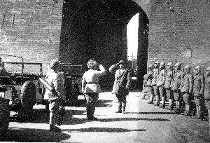 #傅作义#傅作义选择起义时，唯独放走了两位部下，让他们坐飞机飞往台湾