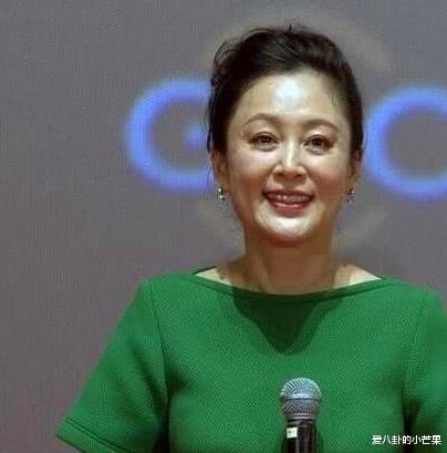 【陈红】51岁陈红成普通老年人了，素颜近照老年斑爬满脸部，这就是不保养的下场！