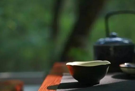 |真正厉害的人，往往会“夹着尾巴做人”
