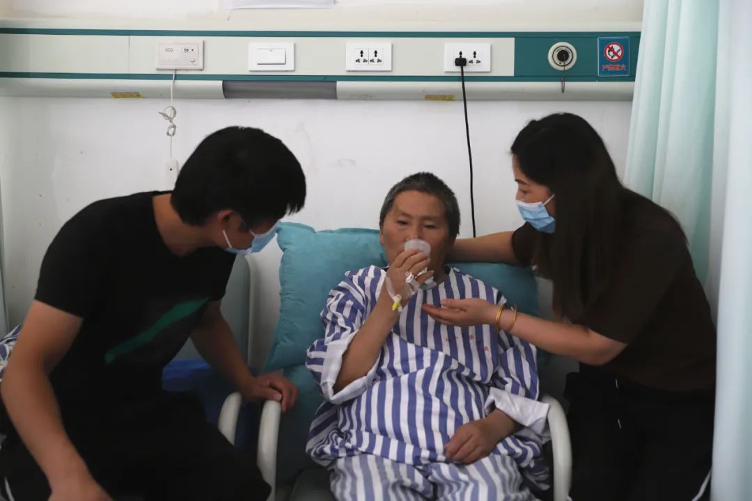 "原"安徽商报|植物人妈妈的“奇迹”背后:最好的姐姐做好了最坏的打算