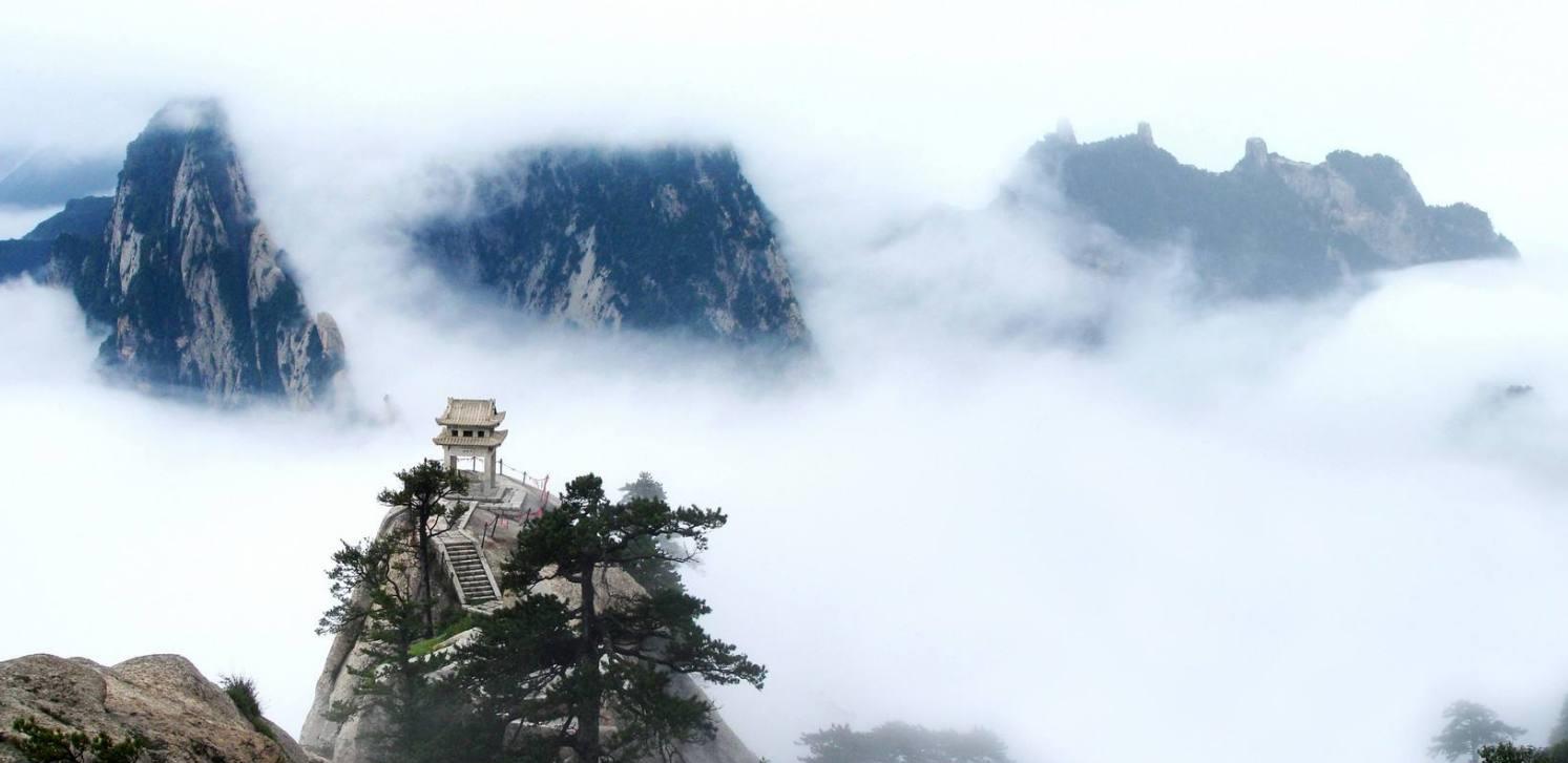 华山|我国的西岳华山、东岳泰山和黄山，哪个更值得一去呢？