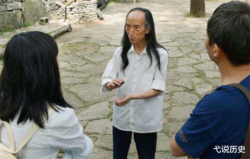 弋说历史|贵州有个80岁老人，借款300万，花22年时间，打造了一座石头城堡