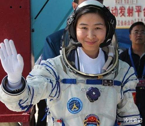 #航天员#中国首位女航天员,返回地球后为什么音讯全无?她的结局如何?