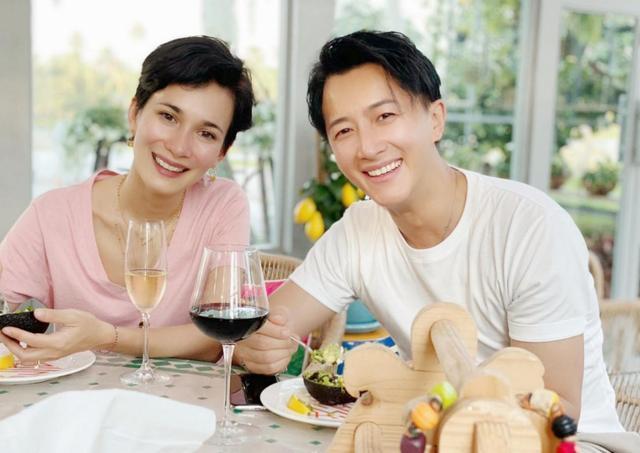 卢靖姗：卢靖姗波浪短发走复古风，条纹衬衫裙美得大气，再也不是假小子了