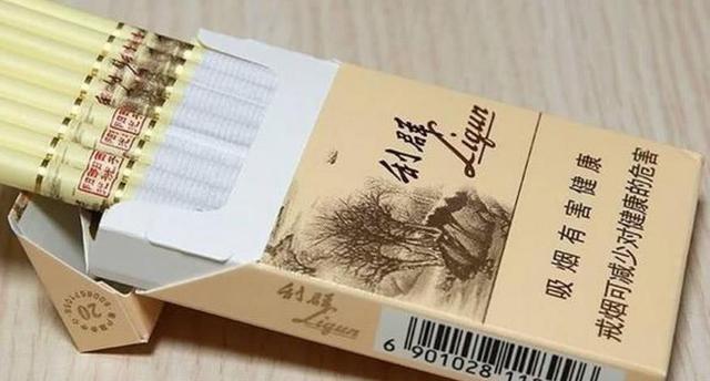 尔东商论白白 10元香烟与50元香烟的区别？现在真相来了，区别在于这些细节！