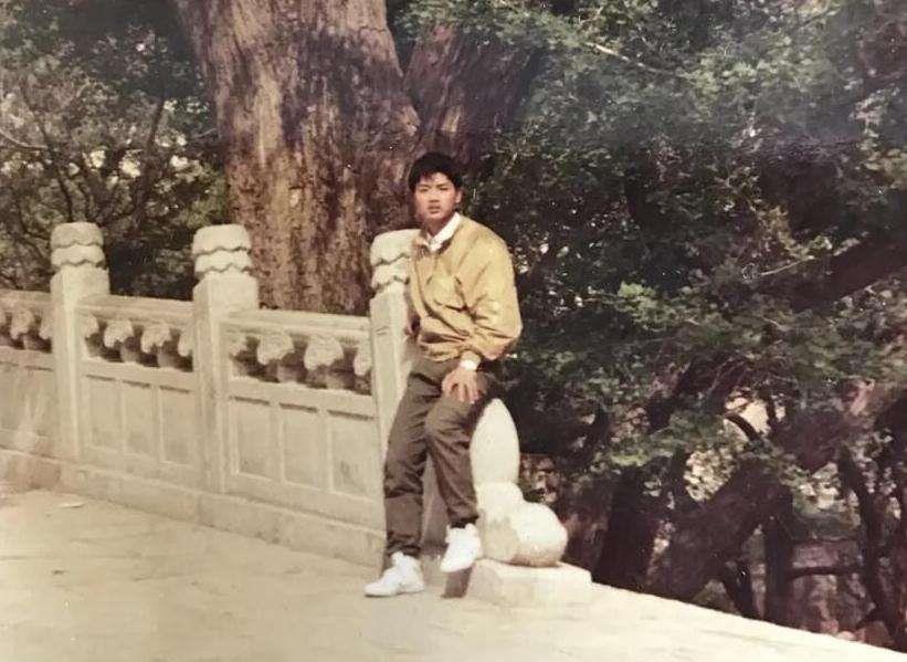 刘强东|刘强东当年在中关村摆摊有多厉害,看看他和婚庆公司老板们的故事