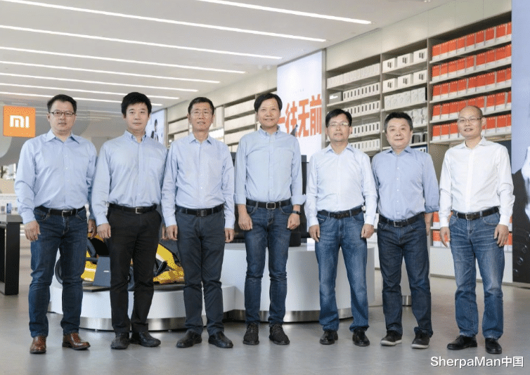 雷军|千亿雷军一只包包背5年，百元小米背出LV感，程序员真该学他