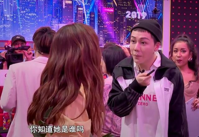 馨子|18岁做《红苹果乐园》女主，让父亲狂砸钱拍戏，破产后落魄成柜姐