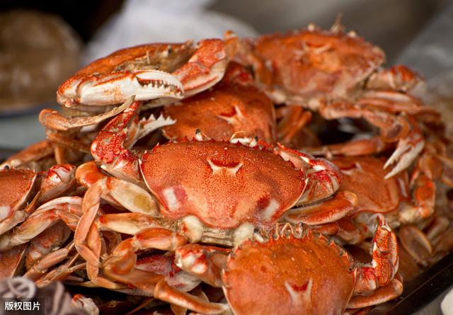 #螃蟹#相亲去饭店吃饭，表妹点了4个菜，结果中途男的不辞而别