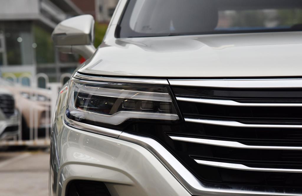 荣威RX5@上汽再添“实力派”SUV，名牌2.0T+6DCT，比途岳还帅气，仅15万起