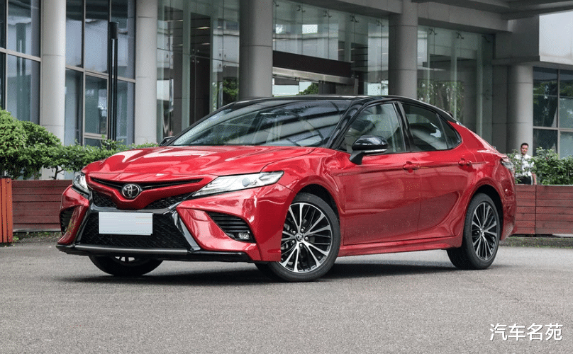 丰田凯美瑞▲官宣！中型轿车“保值率”最新排行榜：凯美瑞丢冠，天籁力压迈腾！