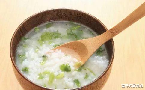 睡眠：睡觉时，半夜总是“自然醒来”？小心这2种情况，不可忽视