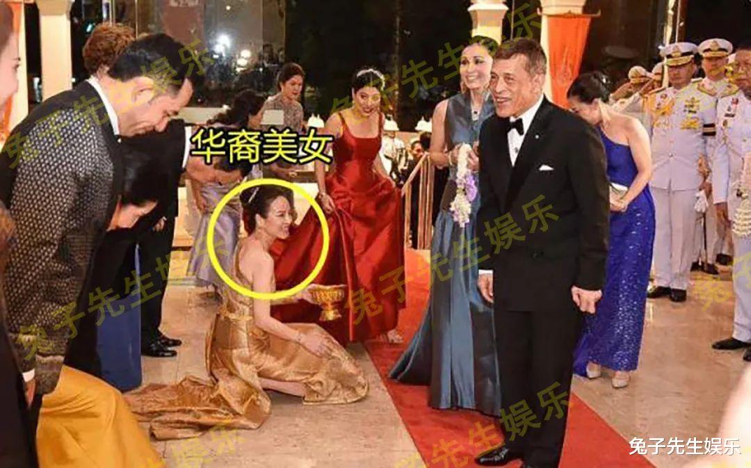 55歲泰華裔美人終於硬氣一把，見到泰王女兒隻是彎腰，不再下跪瞭-圖7