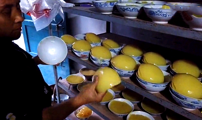 馒头:大娘街边卖“大馒头”,4元一个,不准顾客尝,看清是它买走十个!