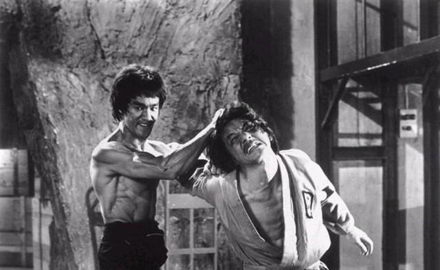 成龙▲世界功夫巨星:唯快不破李小龙,拼命三郎成龙