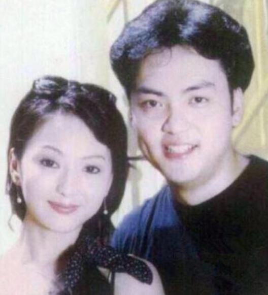 刘丹|就在12天前，为车祸身亡的\香妃\刘丹扫墓20年的萧剑，又爆新情况