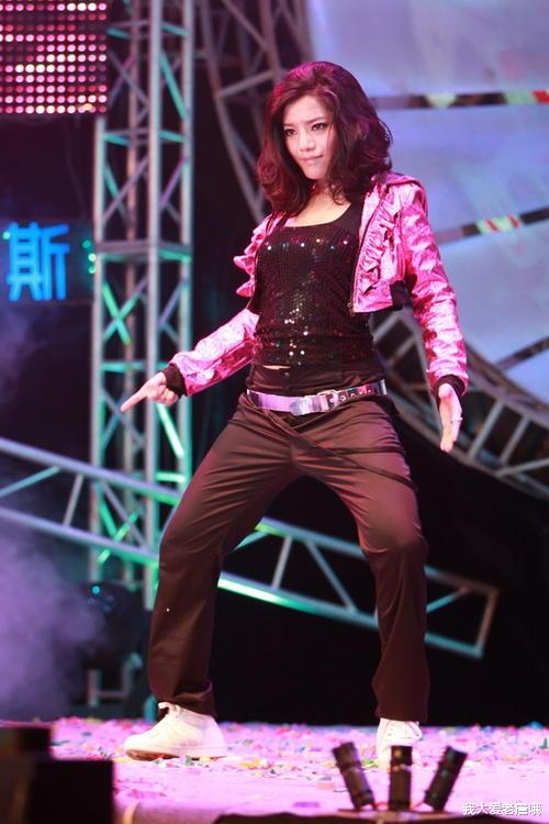 江映蓉|世界上最尴尬的,不过当年我在台上领奖,现在我沦落台下被你指点