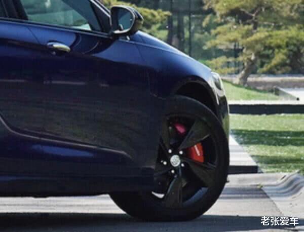 「b级车」最良心B级车,车长4米9全系9AT,如今跌到13.78万,买迈腾后悔了