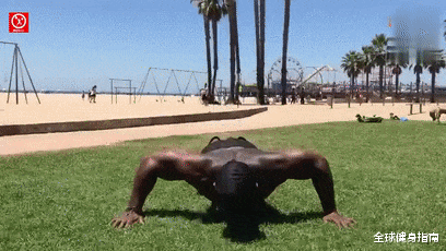 俯卧撑|每天100个俯卧撑,我的胸竟然发生了这样的变化......