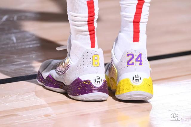 厦门大学|NBA球员上脚：詹姆斯和塔克三双，众球星致敬科比