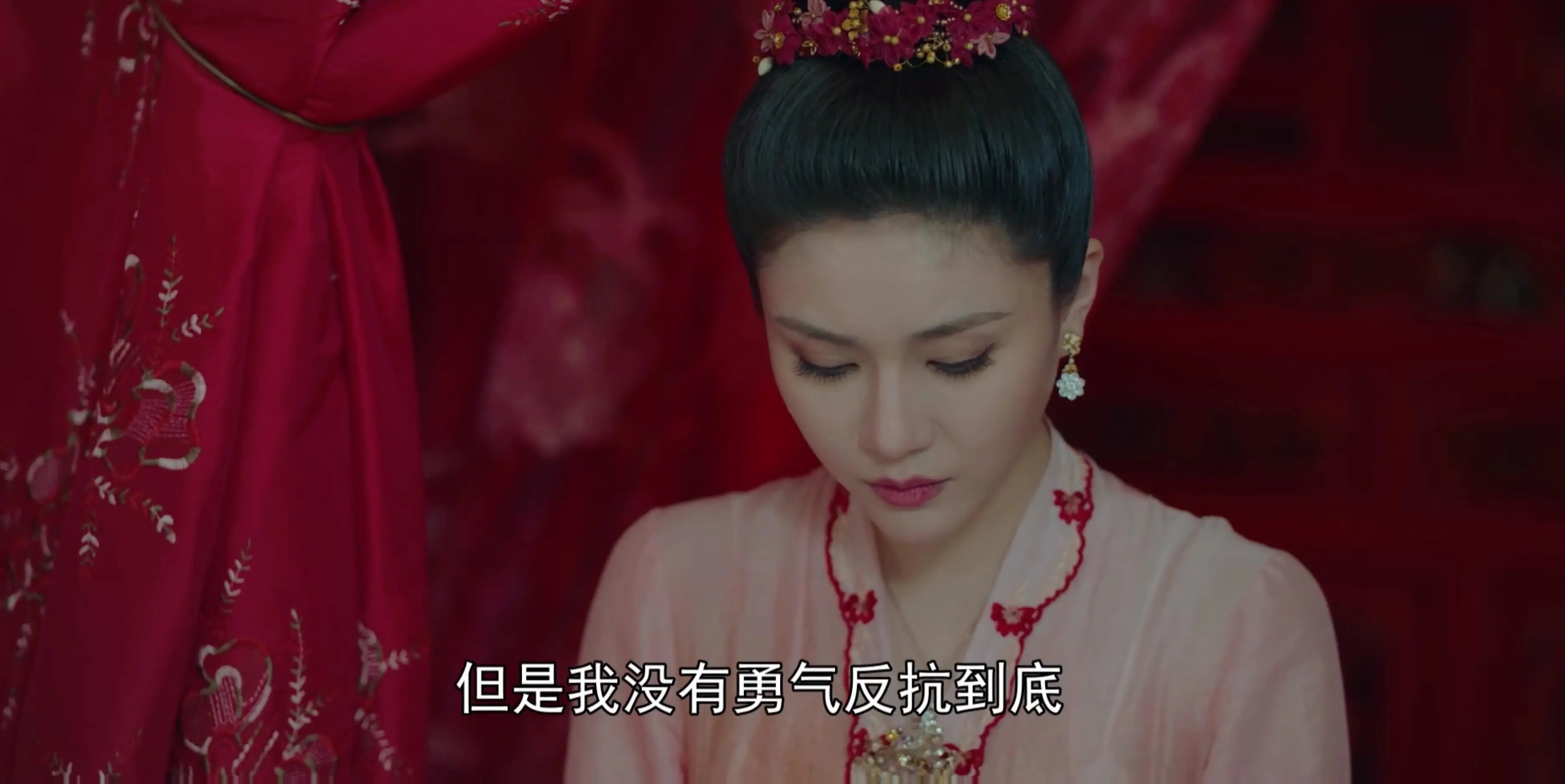 小娘惹|《小娘惹》陈盛所有的温柔都给了菊香，却把”残忍“留给了美玉！