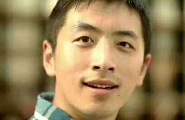 白客|王大锤终于走上人生巅峰！白客主演电影口碑炸裂，被赞药神级别大片