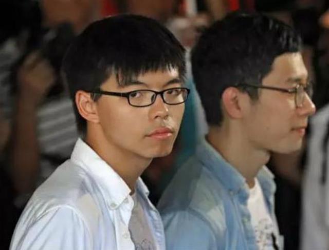 崛起中国|自不量力！已多罪加身，黄之锋竟还敢“碰瓷”赵立坚