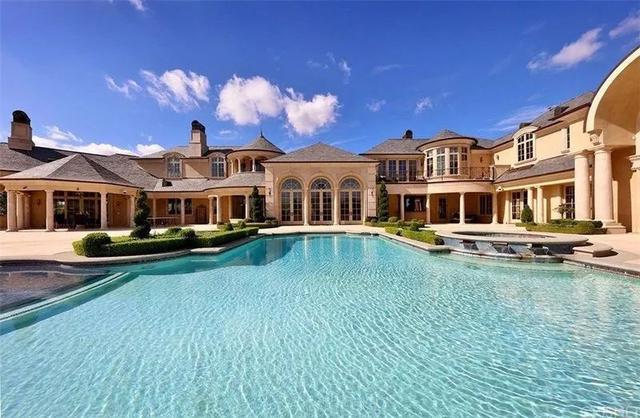 美国网红豪掷一亿买下一万平城堡，网友：在深圳只够买500平