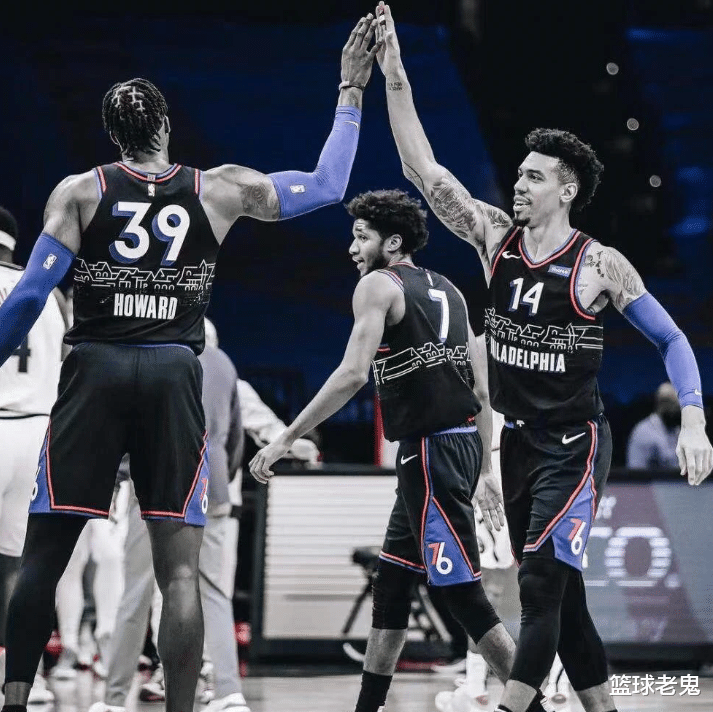德怀特·霍华德|霍华德炸裂啊!单场18板+扣翻东部冠军!当家球星争着给他喂球