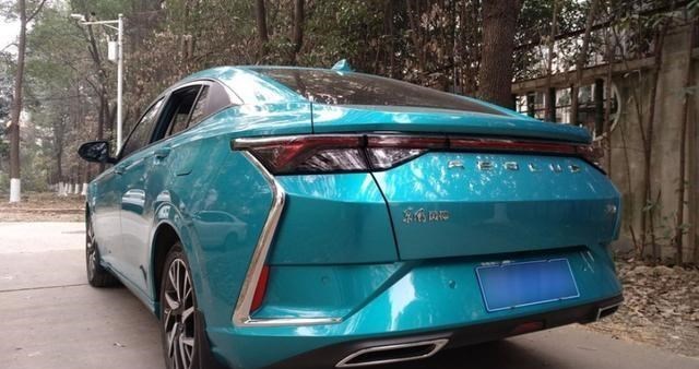 思域@别再盯思域了！溜背轿跑造型，1.5T引擎爆150马力，上市就被青睐