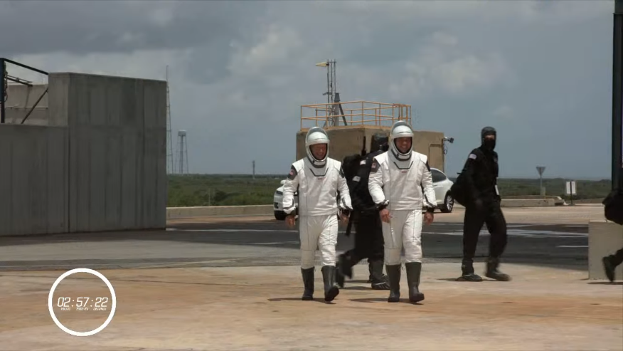 龙飞船■马斯克改写历史！5分钟看完Space X载人“龙”飞船发射全过程