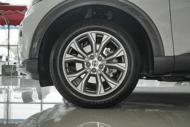 福特探险者|福特SUV“探险者”，276马力+手自一体，大块头一个！