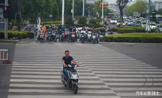 电动车|“限电令”要来了？电动车车主哭诉：以后接送孩子可咋办！