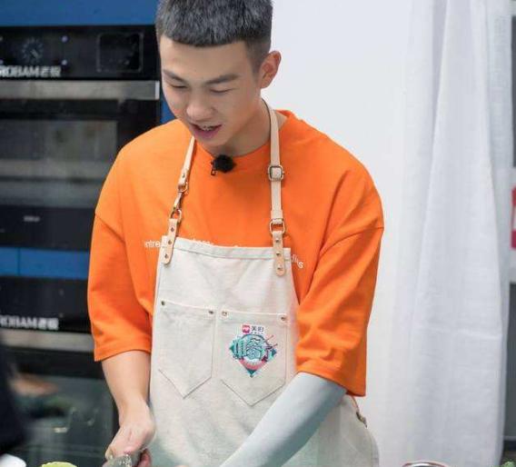 欧豪@他曾红过欧豪华晨宇, 后来却“沦落”到回家种地, 后凭这档综艺翻红