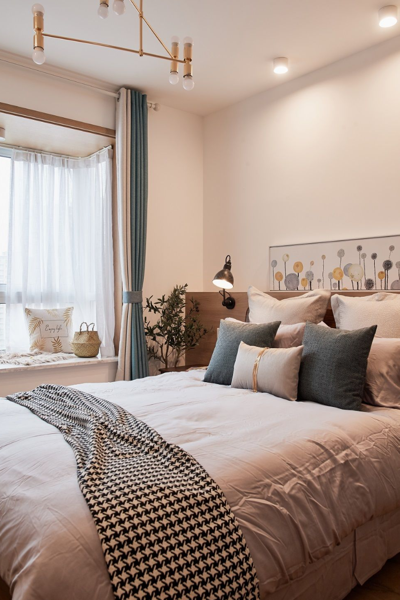 |为避开卫生间的门,她直接更改入户门位置,连邻居都说巧妙