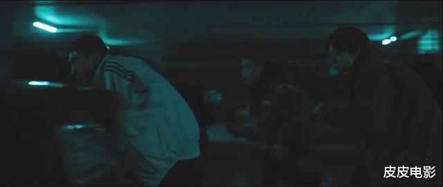 李帝勋■韩国人又破了我们想象的尺度，这部电影里这个贫富悬殊的世界，令我咋舌