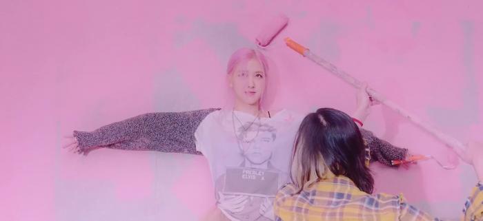 mv|BLACKPINK新歌MV男主角身份曝光！长发颓废美引粉丝关注