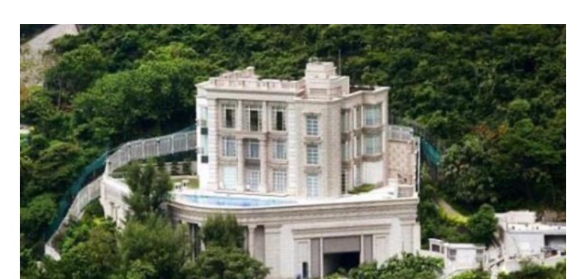 『』李嘉诚的豪宅到底有多壕？住山顶占地面积500平，围墙高达3米！