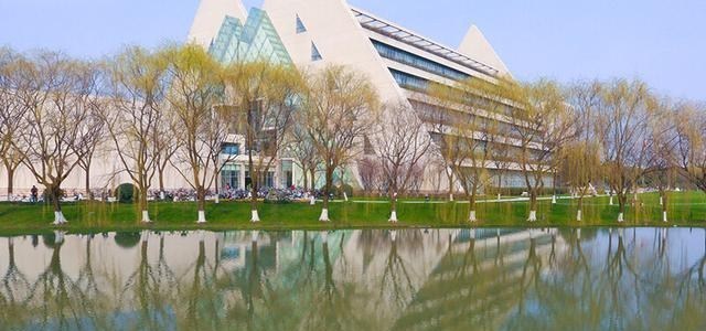 上海市|上海最好的三所“二本”大学,毕业生工资高待遇好,不输一般211