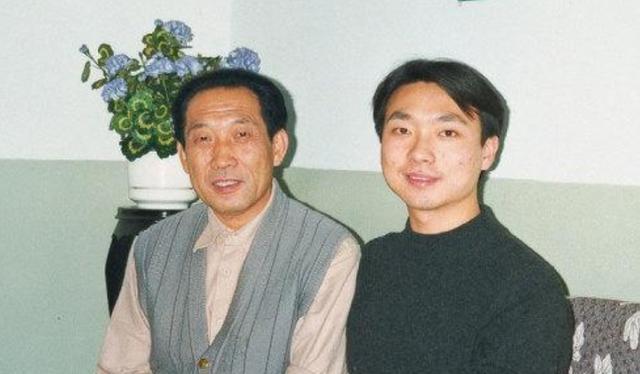 「瞒天过海」央视康辉高考险被顶替，高分成绩遭瞒报，家长利用职权欲瞒天过海